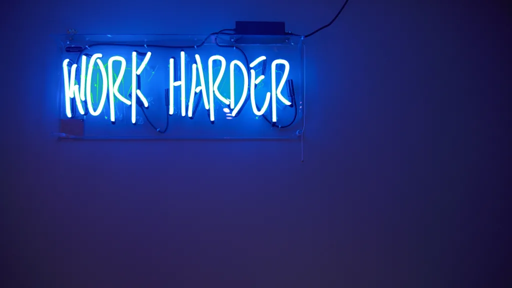 Inspirational Quotes to Kickstart Your Day and Empower Your Morning Motivation 2 jordan whitfield sm3Ub IJKQg unsplash